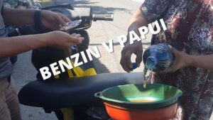 Benzin v Papui - Petr Zámečník